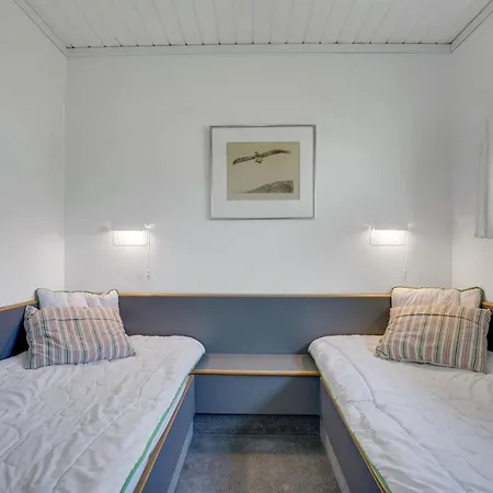 Nomi - 85m From The Sea By Interhome